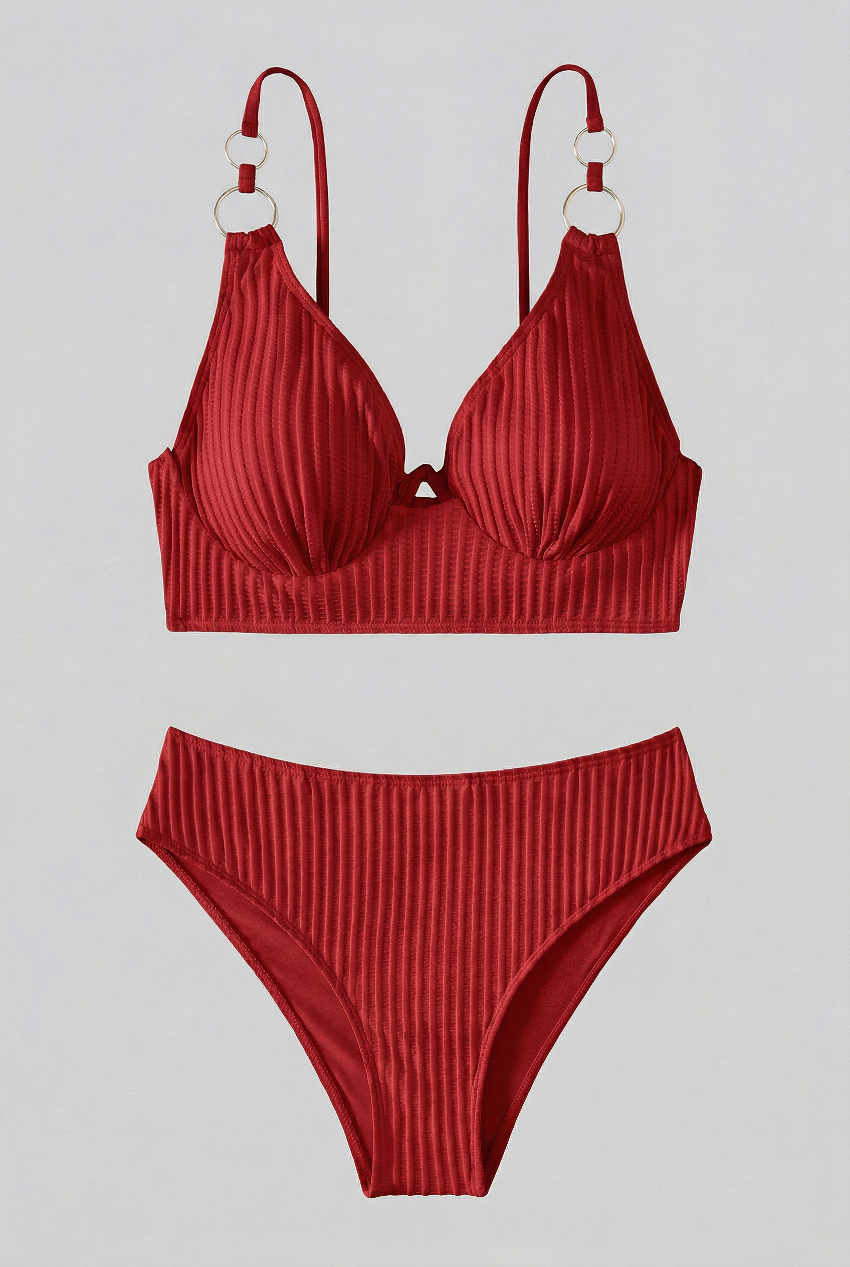 Schmeichelhaftes Bikini-Set mit hohem Bund