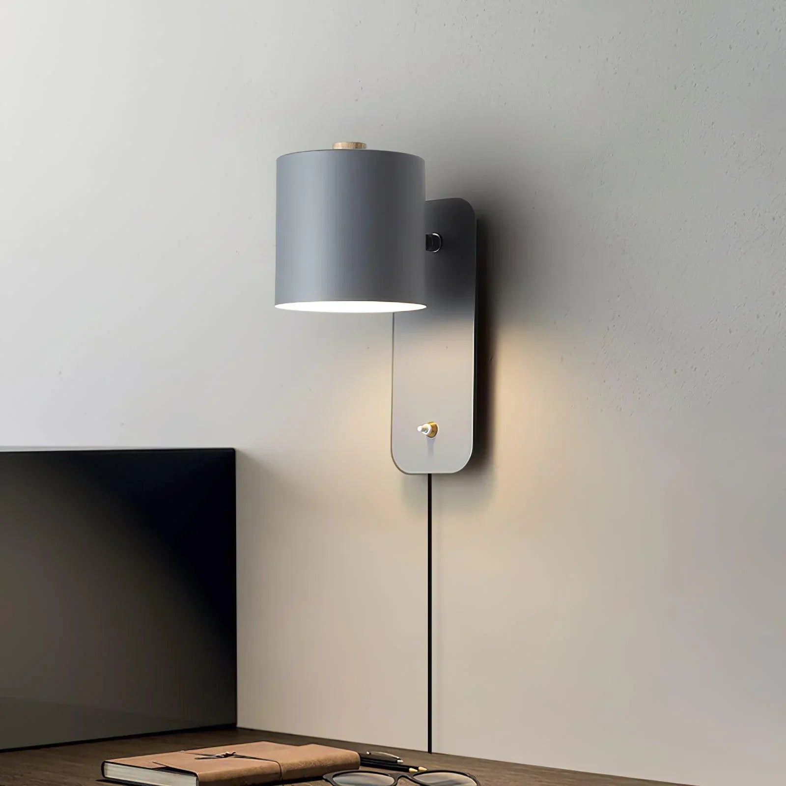 Velanira - Moderne zylinderförmige Wandleuchte mit Stecker für einfache Installation