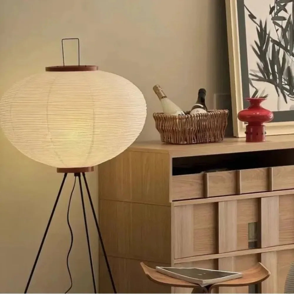 Calynthea Japanische Wabi-Sabi Stehlampe mit Reispapier für einen eleganten und stimmungsvollen Einrichtungsstil