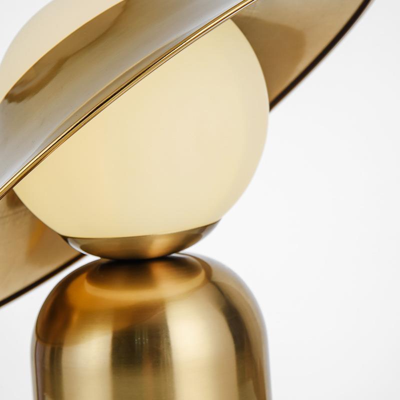 Verena - Stilvolle moderne goldene LED-Tischlampe für elegantes Ambiente