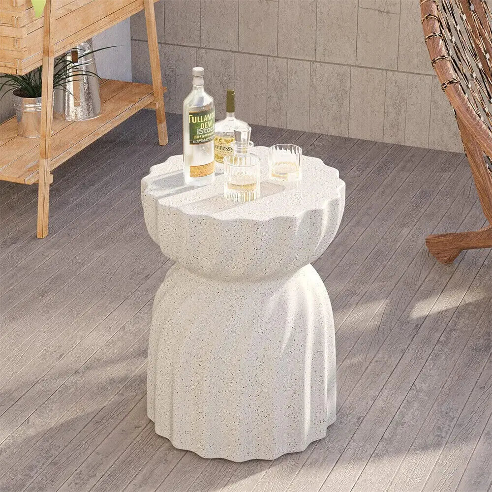 Lunethra - Moderne leichte Betonbeistelltisch mit stilvollem Sanduhrlook für drinnen und draußen