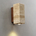 Elegant moderne LED-væglampe i naturlig travertin