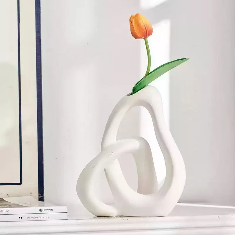 Zeitlose Keramikvase - Minimalistische Wohnaccessoires