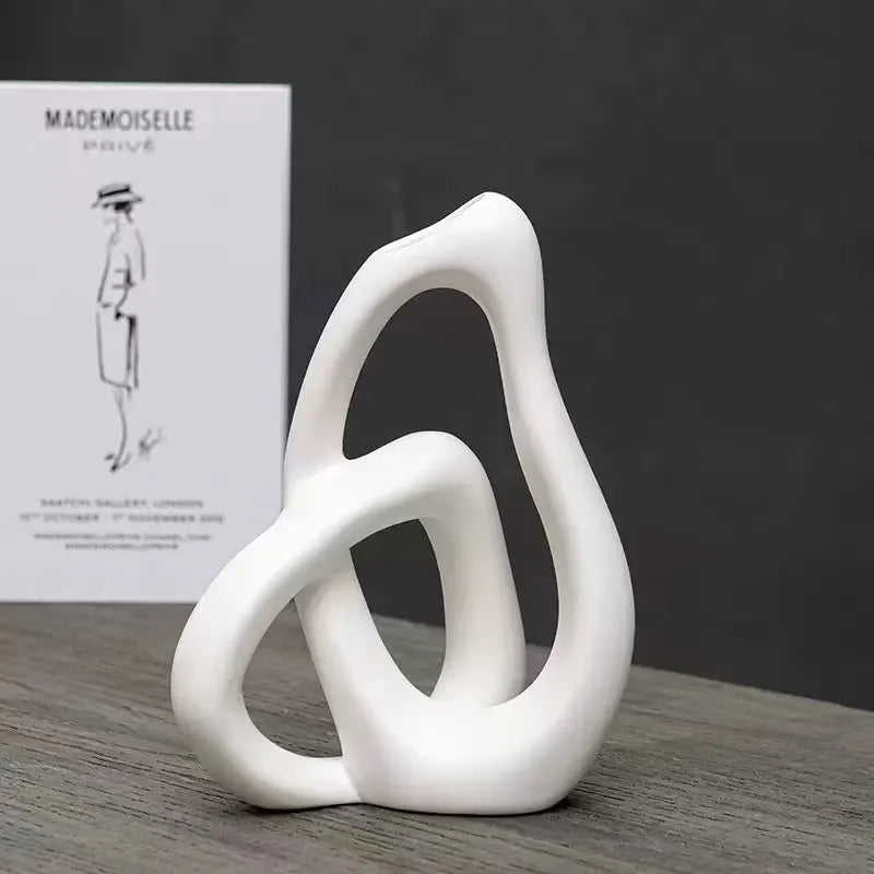 Zeitlose Keramikvase - Minimalistische Wohnaccessoires