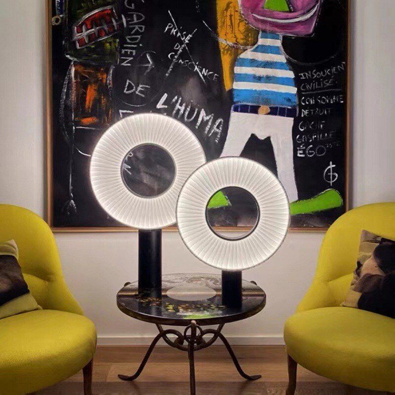 Solenia - Elegante moderne LED-Tischlampe für stilvolle Beleuchtung