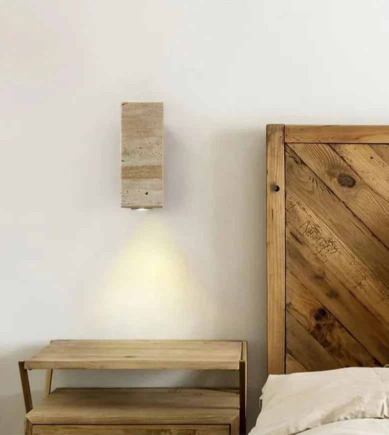 Vionelle - Elegante moderne LED-Wandlampe aus natürlichem Travertin