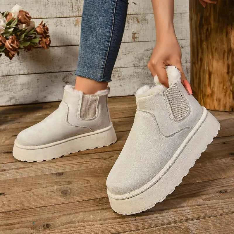 Snowluxe - Damen-Indoor-Lederstiefel mit Wildleder- und Fell-Details