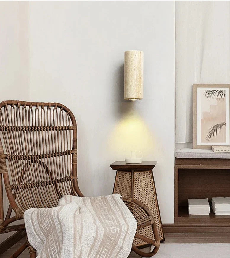 Vionelle - Elegante moderne LED-Wandlampe aus natürlichem Travertin