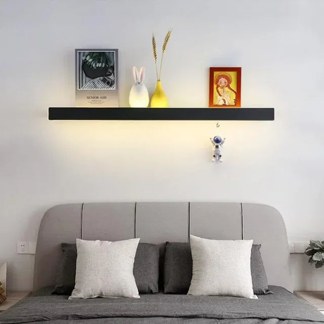 Luntheris - Energieeffiziente LED-Wandleuchte mit praktischem Nachttablett für Atmosphäre und Funktionalität