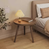 Stilvolle Holz moderne Couchtisch und Luxus-Nachttisch für eine elegante Wohnzimmeratmosphäre