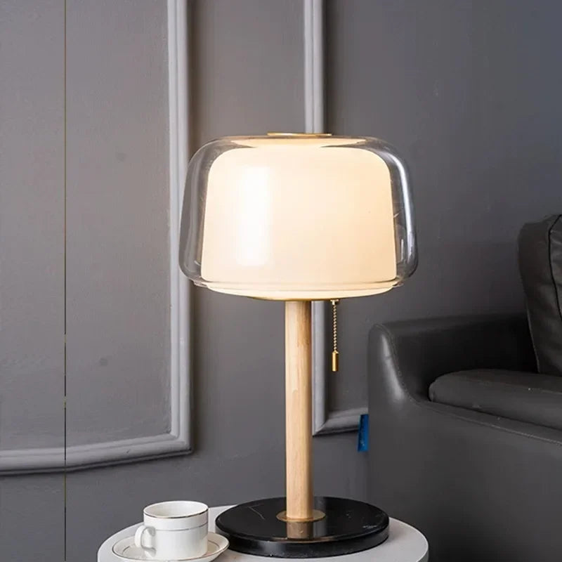 Nachttischlampe im nordischen Stil ParisianGlow für eine gemütliche Atmosphäre