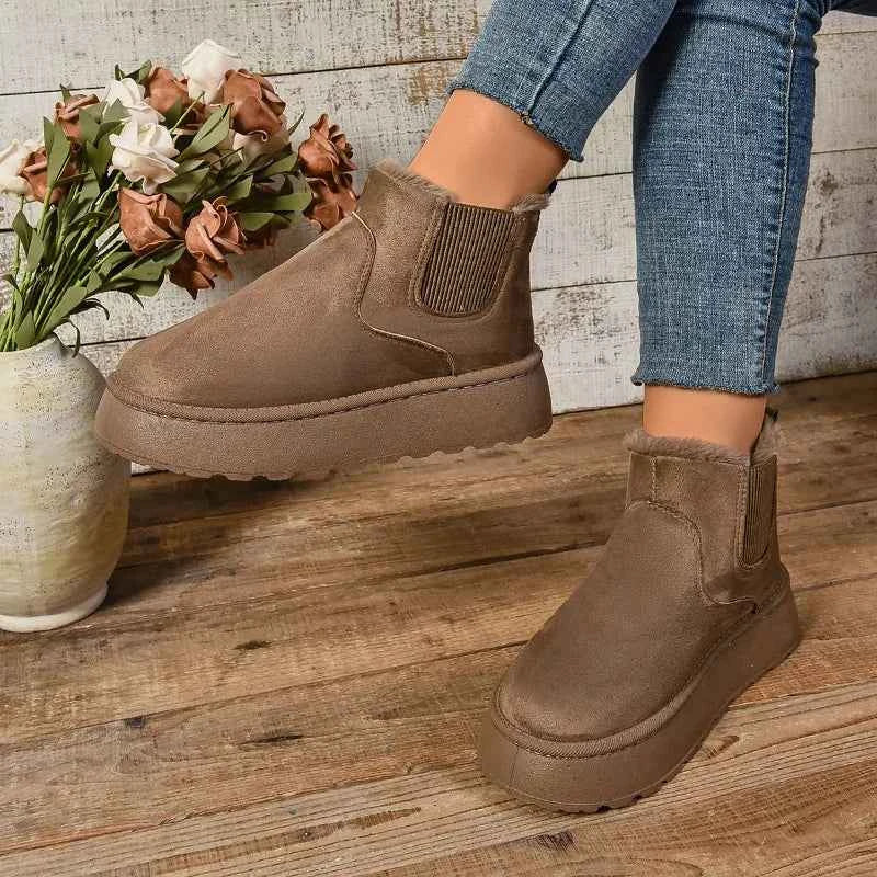 Snowluxe - Damen-Indoor-Lederstiefel mit Wildleder- und Fell-Details