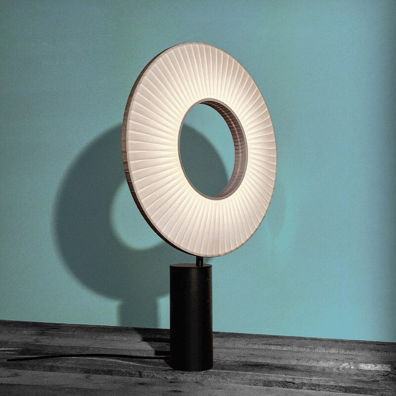 Solenia - Elegante moderne LED-Tischlampe für stilvolle Beleuchtung