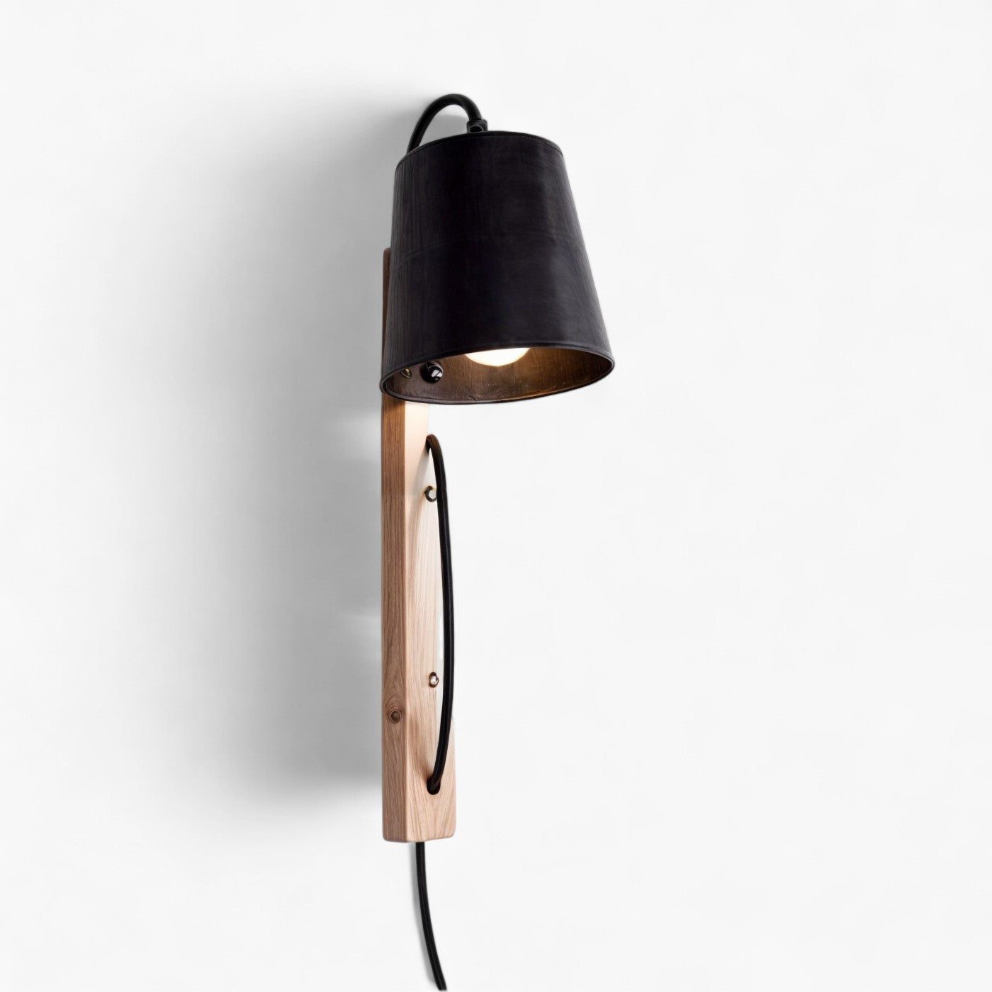 Schwarze Wandlampe Mit E27-Sockel 0