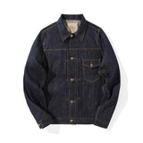 Modische klassische Denim-Jacke für einen zeitlosen Look