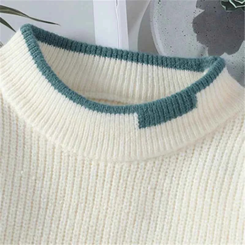 Weiches, tief sitzendes Patchwork-Strick-Pulli