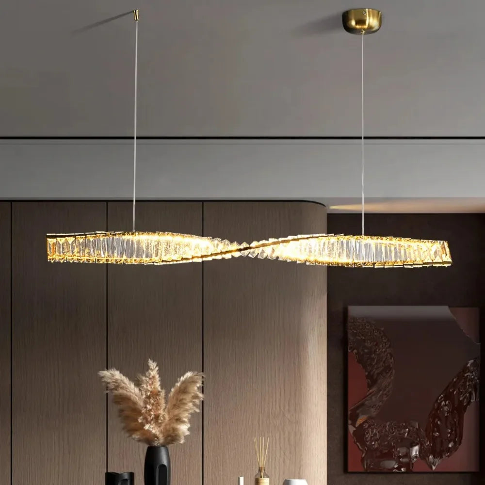 Astrion – Elegante Kristall-LED-Hängeleuchte mit dynamischem Spiraldesign für die perfekte Esstischbeleuchtung