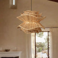 Unica lampada a sospensione in rattan a strati in stile design scandinavo per un arredamento d'interni elegante