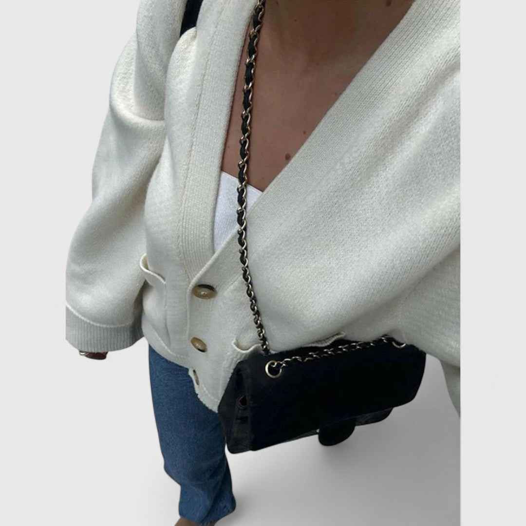 Bella – Strickschal mit V-Ausschnitt für einen schicken und warmen Look