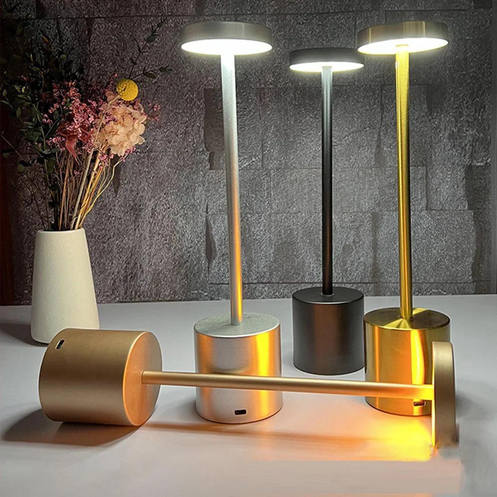 Elegante Schreibtischlampe LoraGlow – Metall, verstellbares LED, wiederaufladbar per USB für perfektes Licht