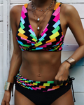 Fröhlicher farbiger Bikini