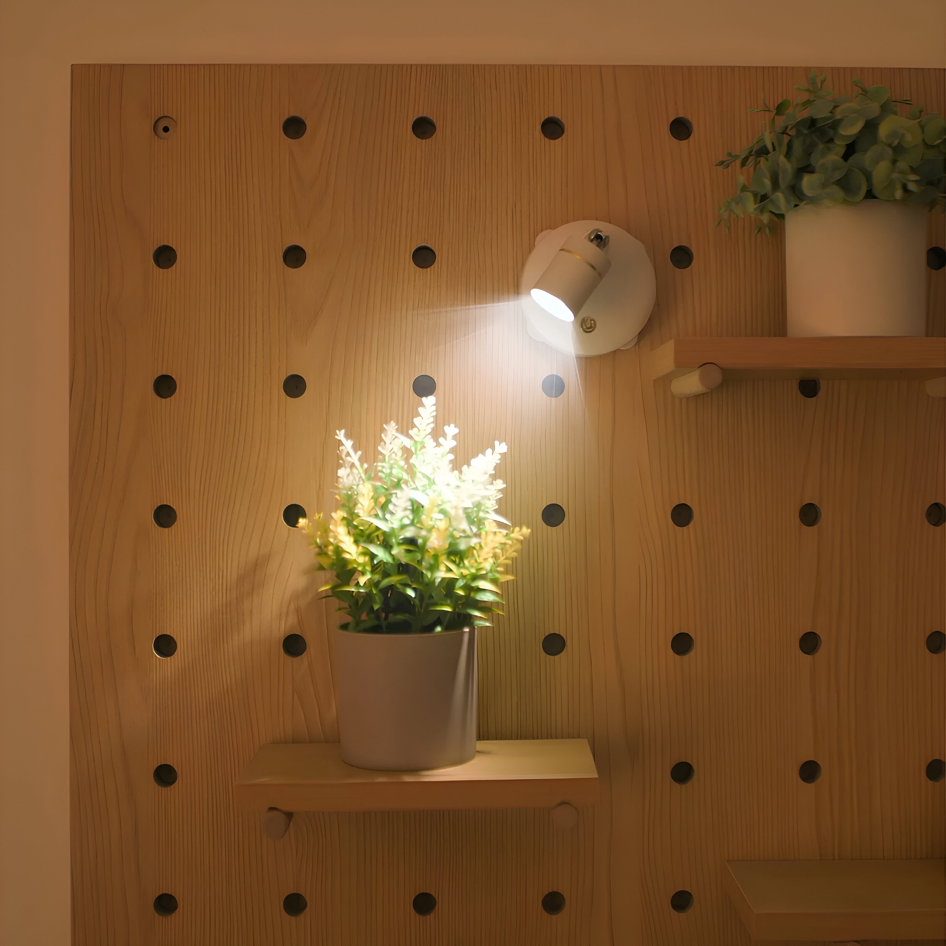 Velissa - Einstellbare Dimmbare Wireless LED-Spotlight mit Handbedienung für das ultimative Beleuchtungserlebnis