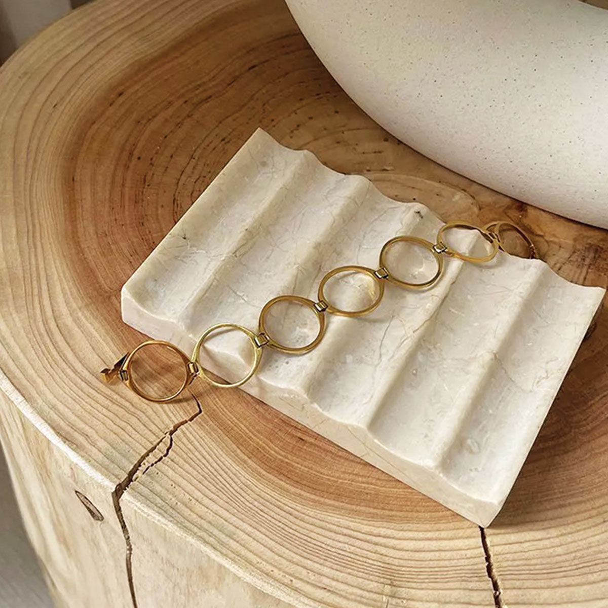 Eleganter Kanalisierter Felsenplatten | Raffiniertes Design aus Naturstein für eine distinguierte Innendekoration