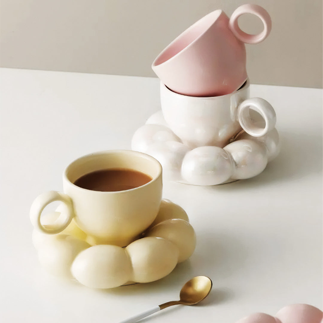 Tasse Sonnenblumenschmuck mit elegantem Blumendesign für Ihren Morgenkaffee
