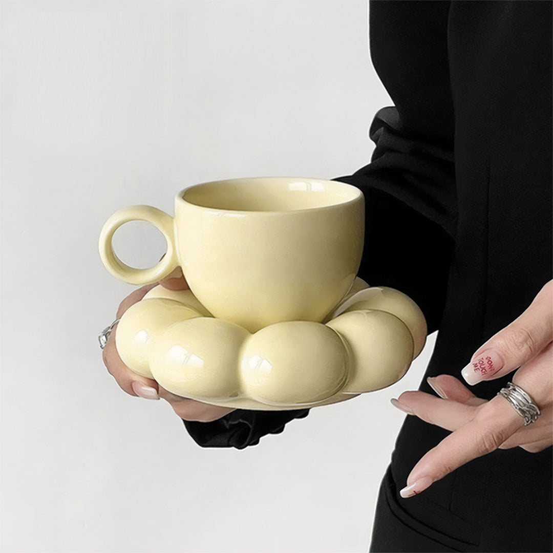 Tasse Sonnenblumenschmuck mit elegantem Blumendesign für Ihren Morgenkaffee