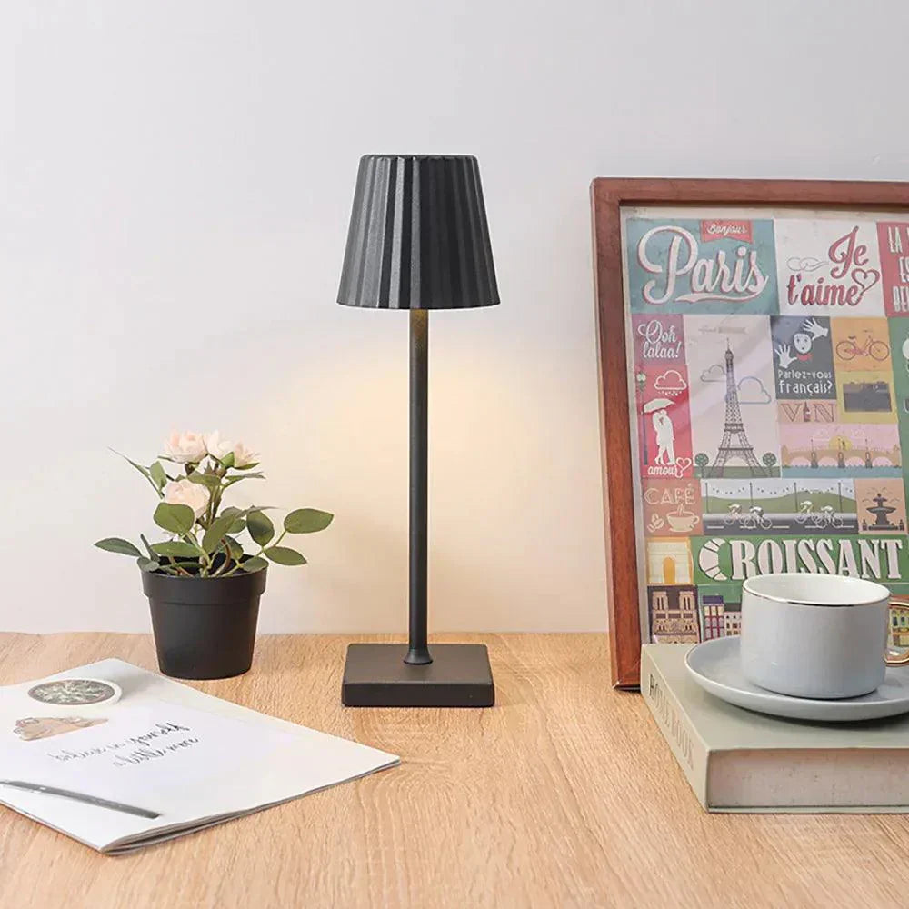Tragbare kabellose LED-Tischlampe mit USB-Akkuaufladung und Dimmfunktion