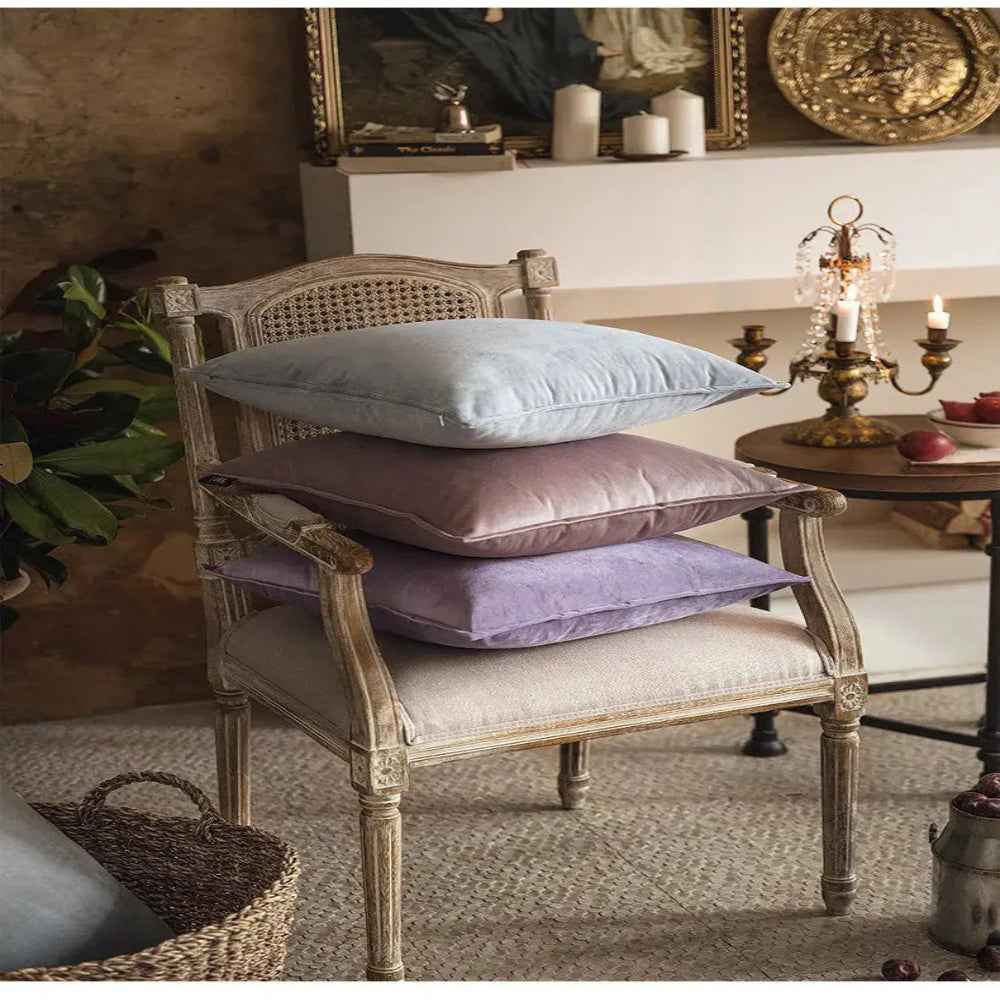 VelvetElegance - Luxuriöser Dekokissenbezug für stilvolle Akzente