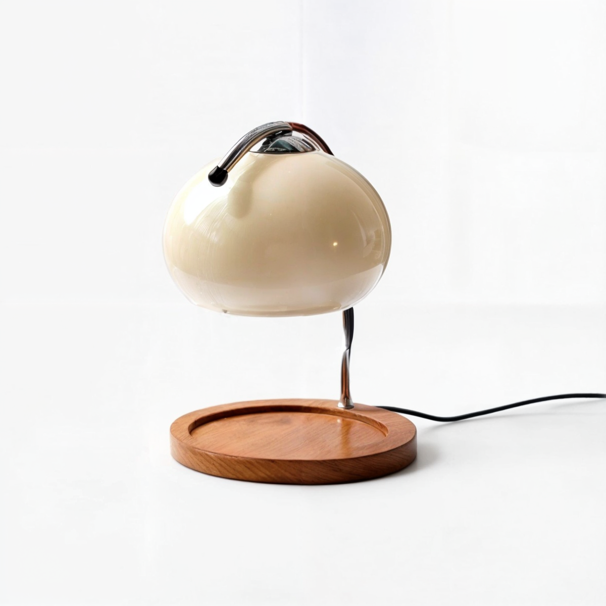 Vintage Tischlampe im Bauhaus-Stil 3