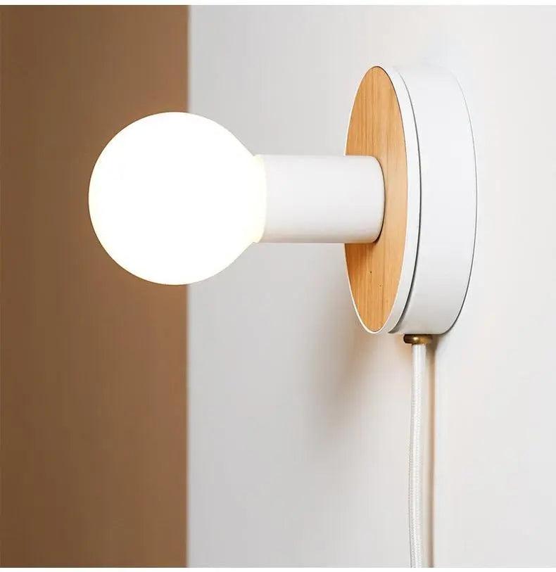 Wandleuchte aus Holz mit dimmbarem E27-Sockel 2