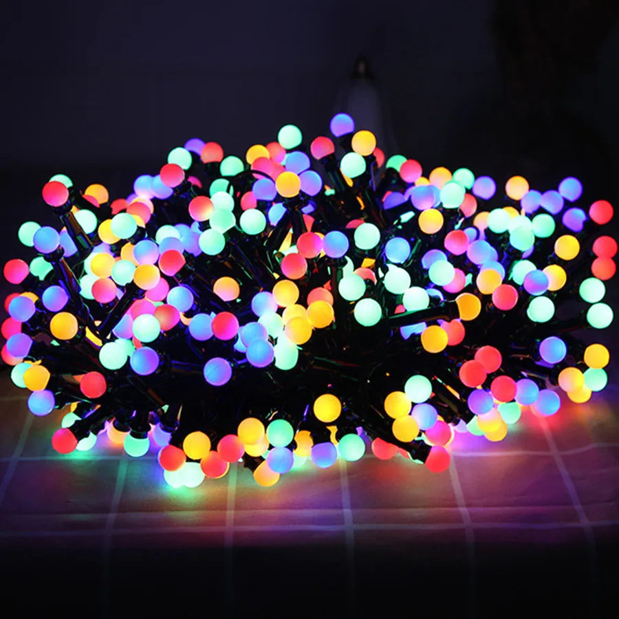 AquaTwinkle - Wasserdichte LED-Lichterkette für magische Außenatmosphäre