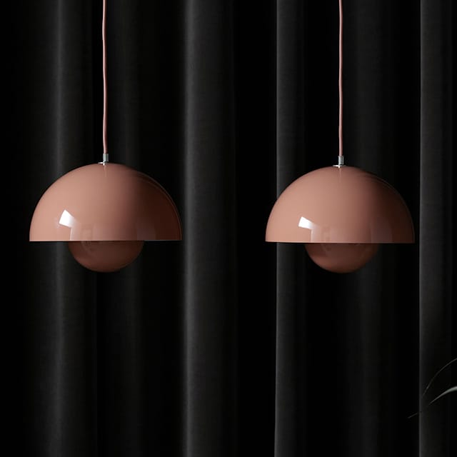 Elegante Deckenlampe - Natürliche Beleuchtung für einen raffinierten Innenraum