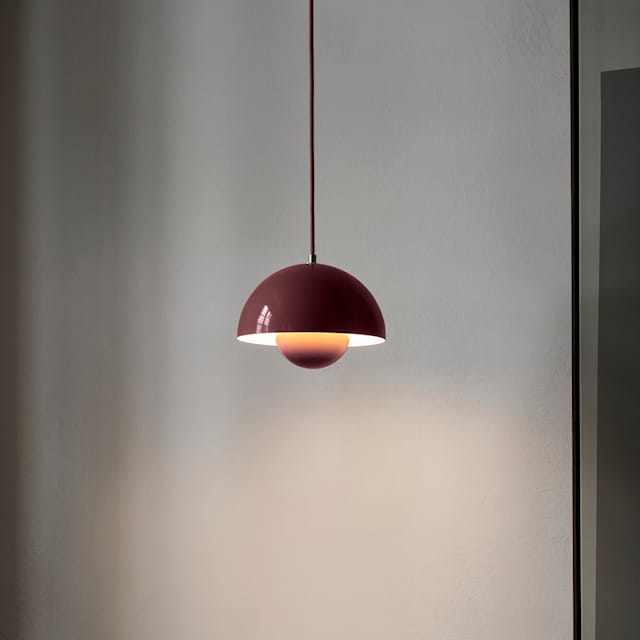 Elegante Deckenlampe - Natürliche Beleuchtung für einen raffinierten Innenraum