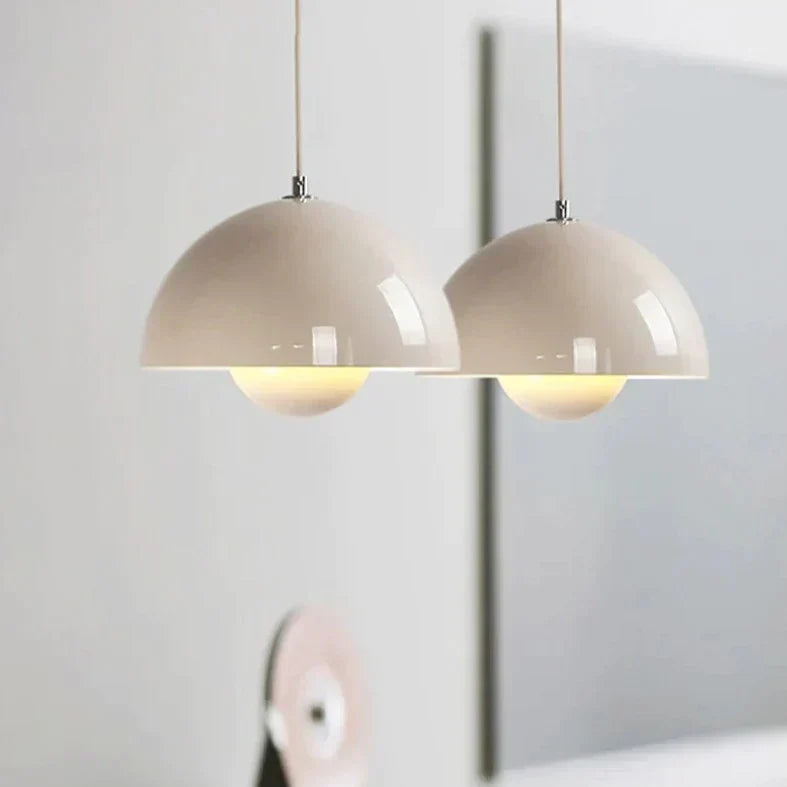 Elegante Deckenlampe - Natürliche Beleuchtung für einen raffinierten Innenraum