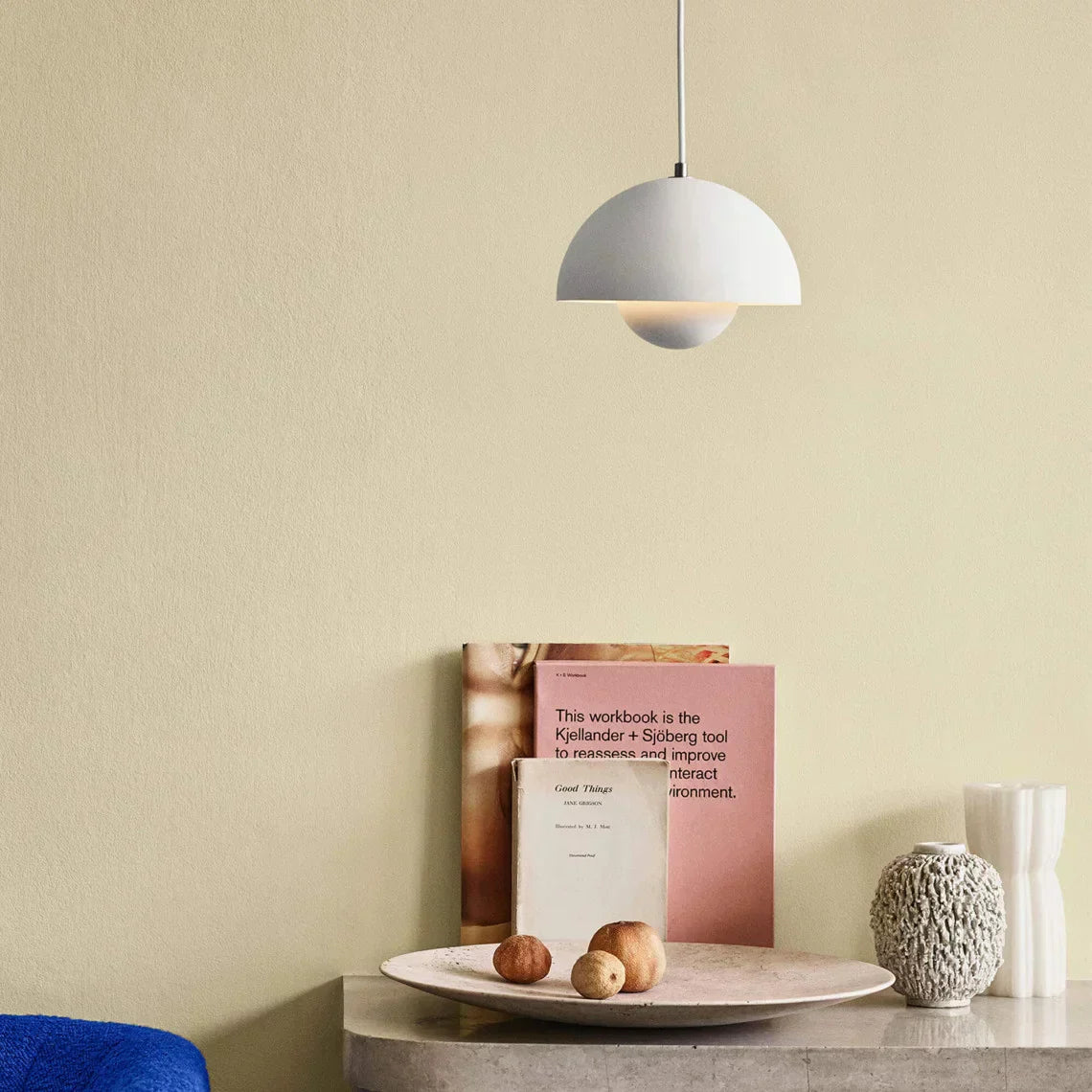 Elegante Deckenlampe - Natürliche Beleuchtung für einen raffinierten Innenraum