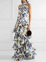 Elegant blå og hvid blomster-halterhals-rückenfri lagdelt flæse-maxikjole til fantastiske sommerlooks
