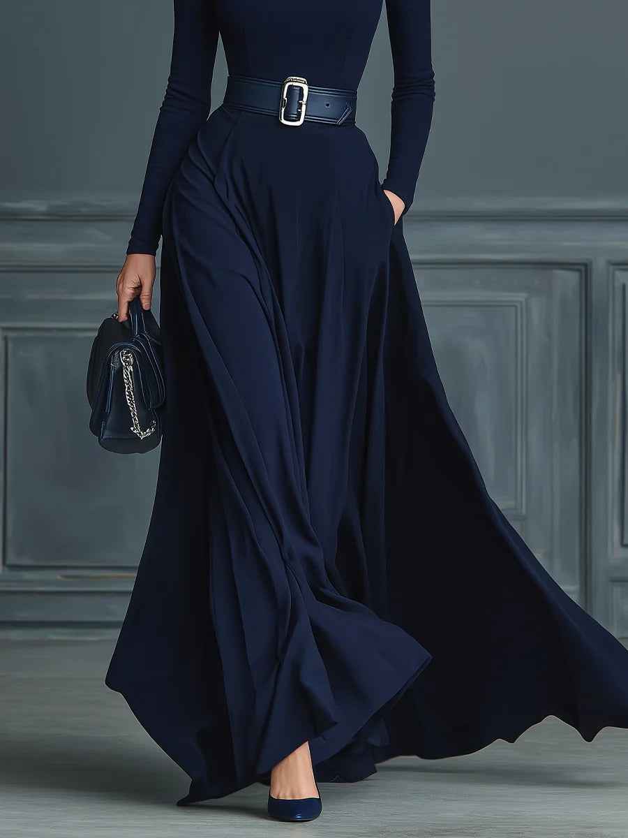 Elegantes dunkelblaues Strickkleid mit Rollkragen