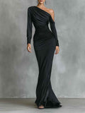 Elegantes langes Abendkleid aus schwarzem Satin, einarmig, drapiert und figurbetont, Meerjungfrau-Schnitt