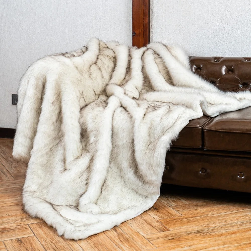 Weiche Kunstfell-Kuscheldecke - Gemütliche Winterwärme