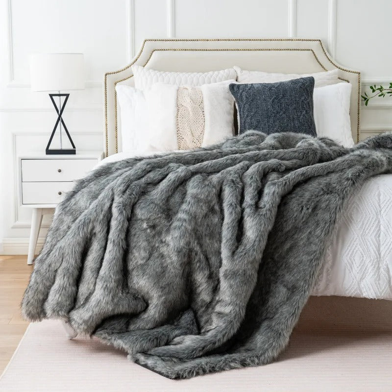 Weiche Kunstfell-Kuscheldecke - Gemütliche Winterwärme