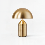 Moderne Tischlampe aus Metall - Langlebige Eleganz und energieeffiziente Beleuchtung