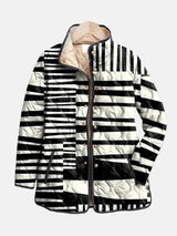 Schwarz-Weiß-Steppjacke - Zeitloser monochromer Stil mit kuscheliger Wärme