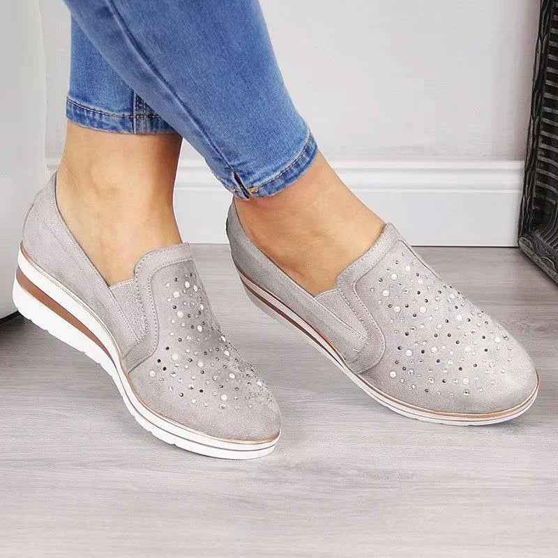 Orthopädische Keilabsatz-Sneaker für ganztägigen Komfort und Halt
