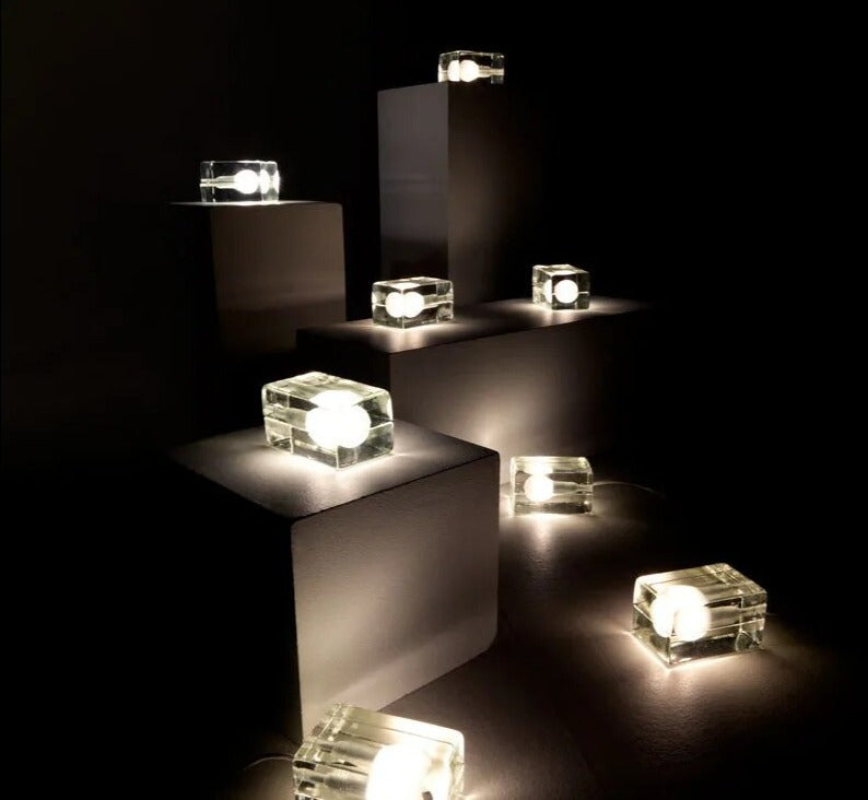 Elegante Tischlampe aus transparentem Kristall – garantiert Glanz und Raffinesse
