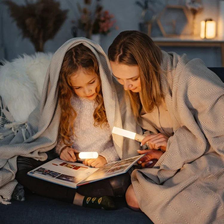 Elegante Bogenlampen mit modernem LED-Beleuchtung für eine raffinierte Atmosphäre