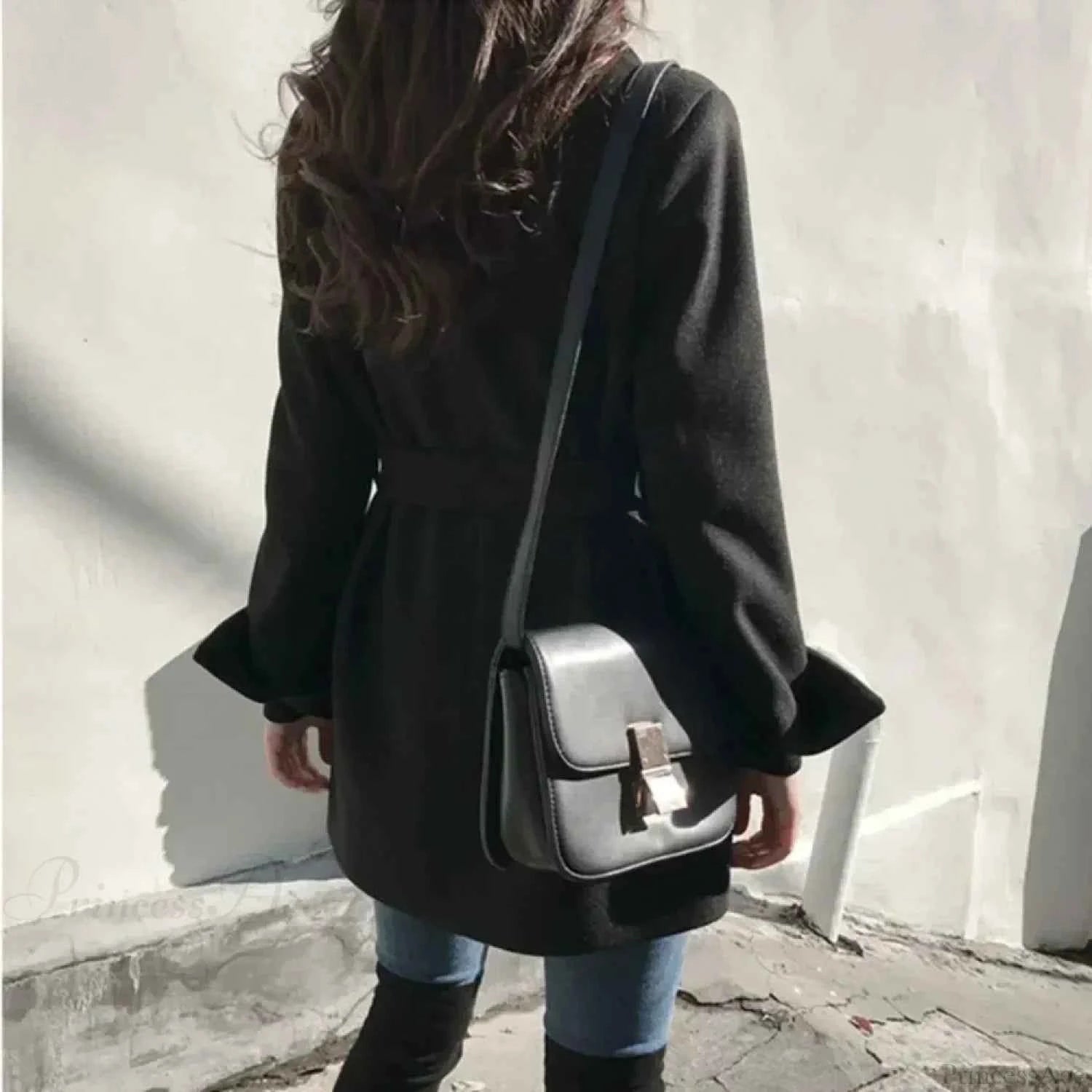 Eleganter langer Wollblazer mit Schnürung