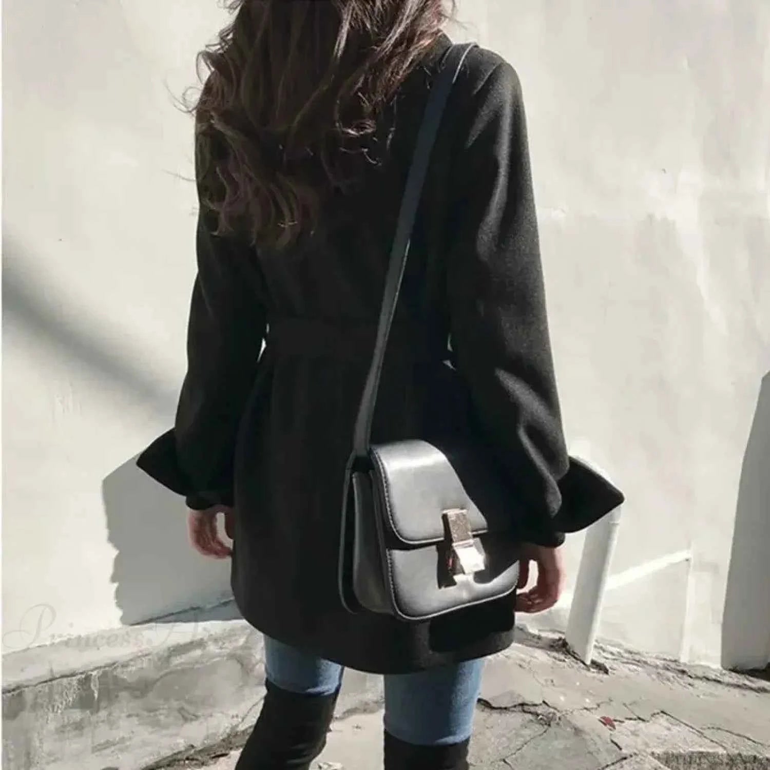 Eleganter langer Wollblazer mit Schnürung